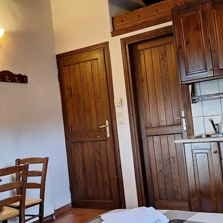 Kastania Gi Palaios Panteleimonas